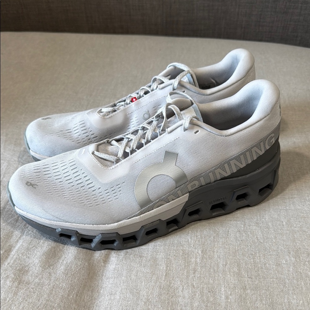 On Cloud Men’s Running Cloudmonster